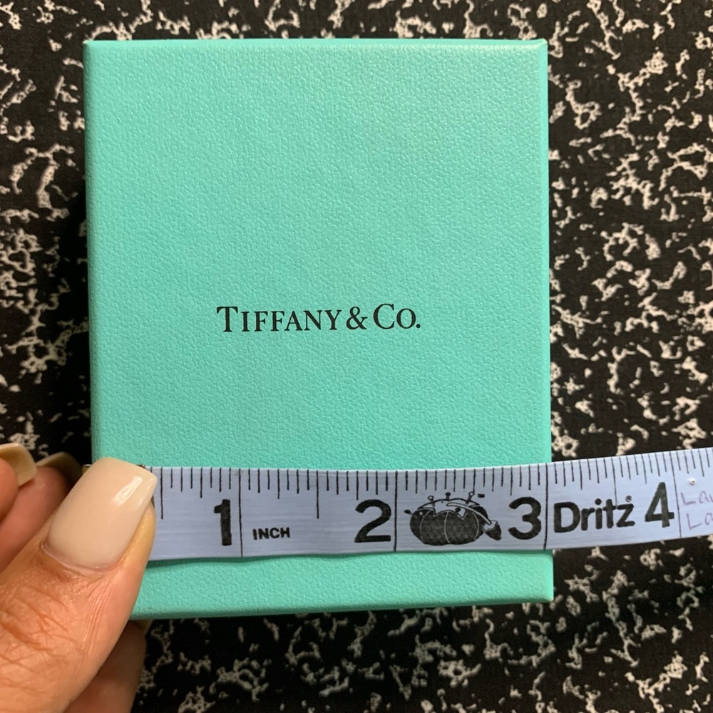 Small Tiffany Gift Box - Picture 4 of 6